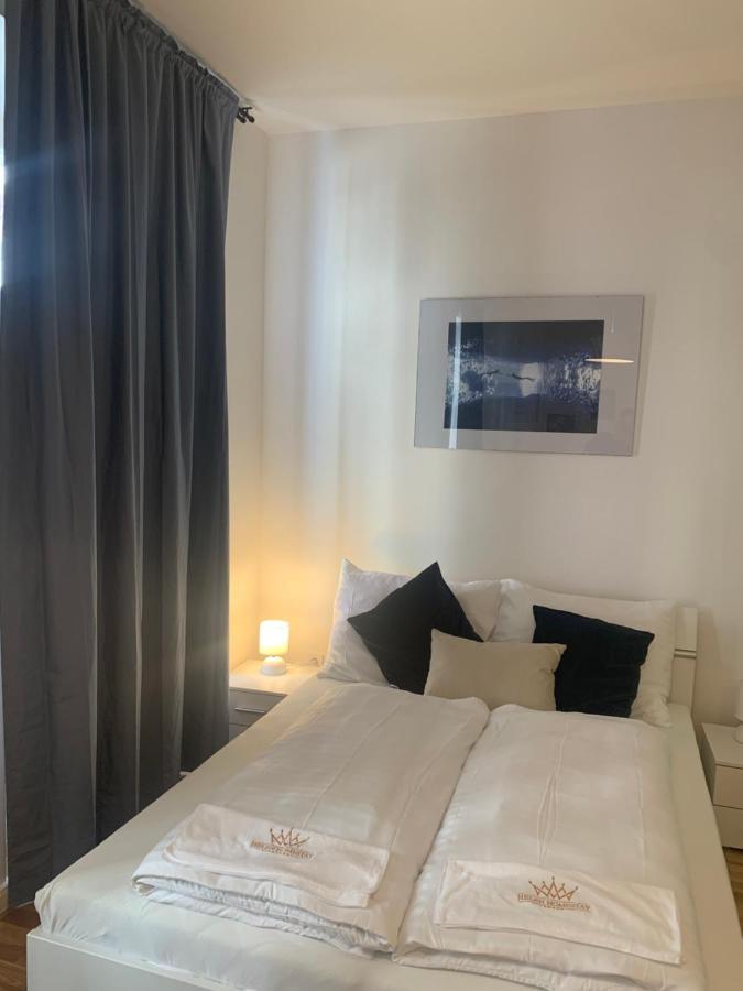 New Apartments Chain Florenc Praag Buitenkant foto