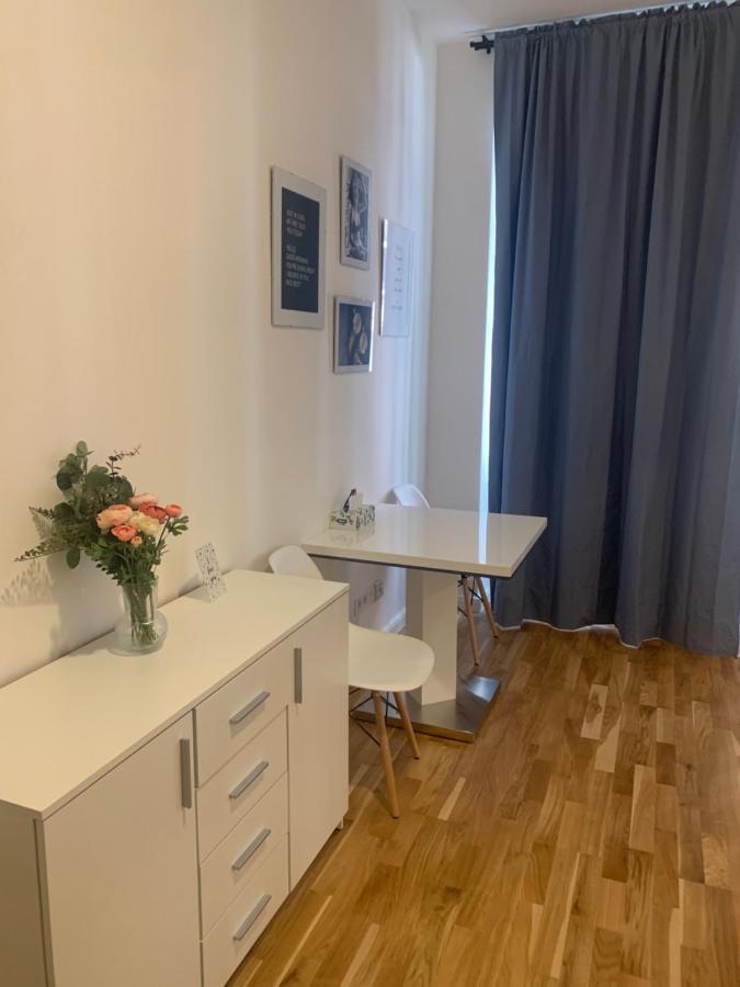 New Apartments Chain Florenc Praag Buitenkant foto
